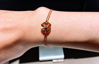 ブルガリ銀座タワーでの試着③